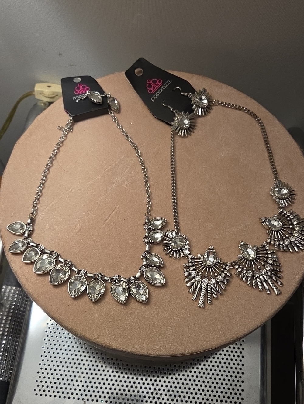 paparazzi Silver Teardrop & Fan Statement Necklace Set